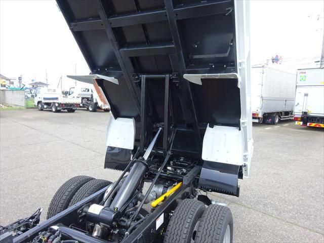 MITSUBISHI CANTER 2024