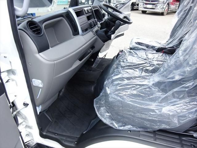 MITSUBISHI CANTER 2024