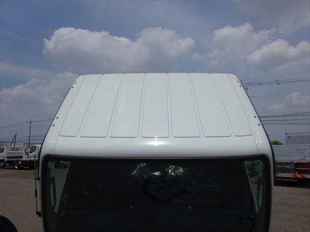 MITSUBISHI CANTER 2024