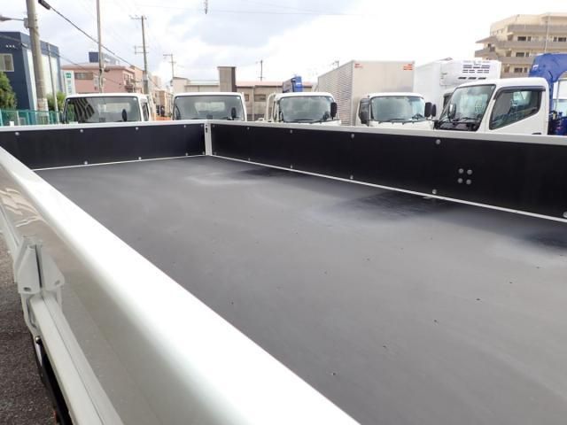 MITSUBISHI CANTER 2025