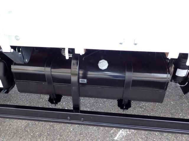 MITSUBISHI CANTER 2025