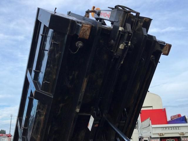 MITSUBISHI CANTER 2021