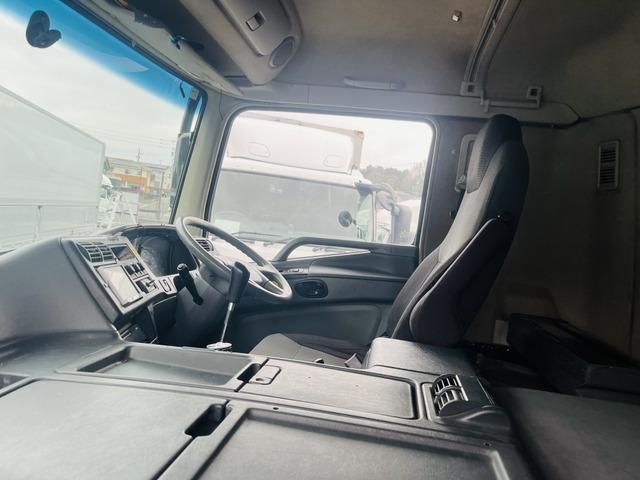 MITSUBISHI FUSOU SUPER GREAT 2013