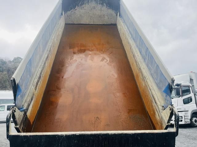 MITSUBISHI FUSOU SUPER GREAT 2013