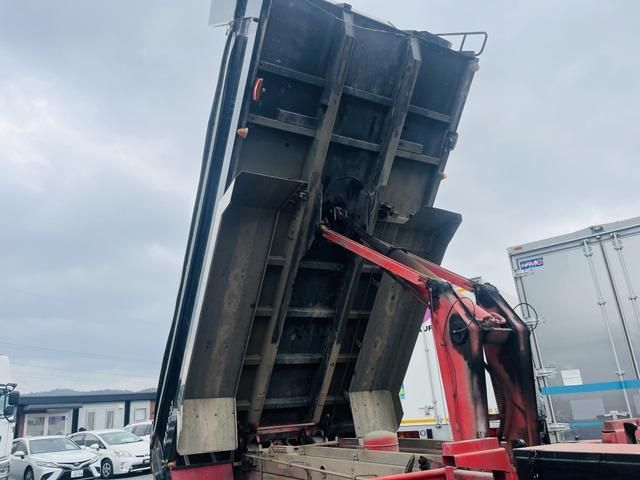 MITSUBISHI FUSOU SUPER GREAT 2013