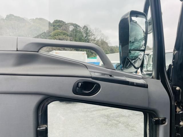 MITSUBISHI FUSOU SUPER GREAT 2013