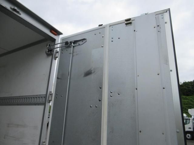 MITSUBISHI CANTER 2015