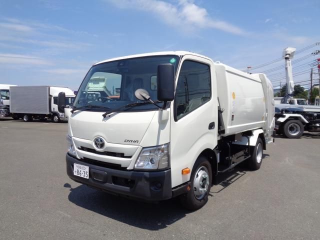 TOYOTA DYNA 2025