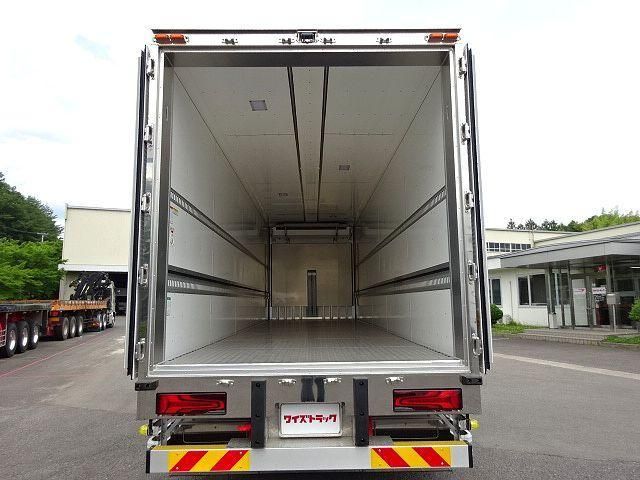 MITSUBISHI FUSOU SUPER GREAT 2025