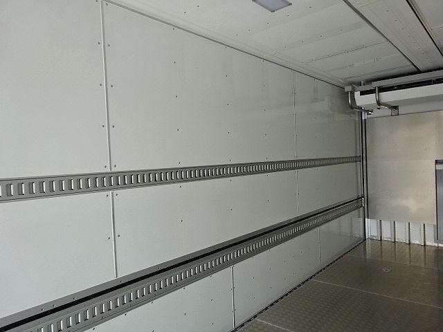 MITSUBISHI FUSOU SUPER GREAT 2025