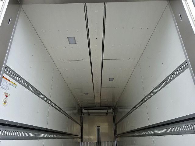 MITSUBISHI FUSOU SUPER GREAT 2025