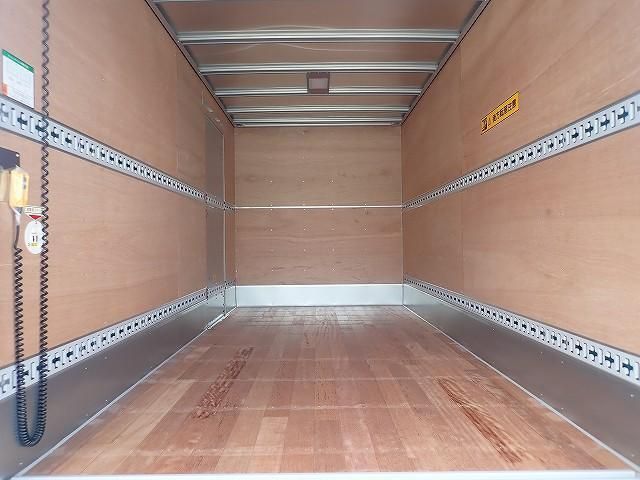 MITSUBISHI CANTER 2025