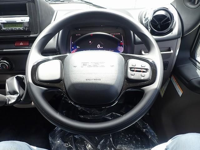 MITSUBISHI CANTER 2025