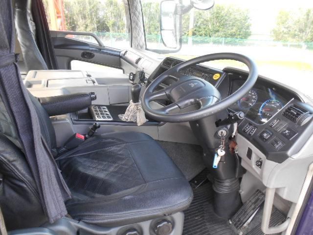 MITSUBISHI FUSOU SUPER GREAT 2015