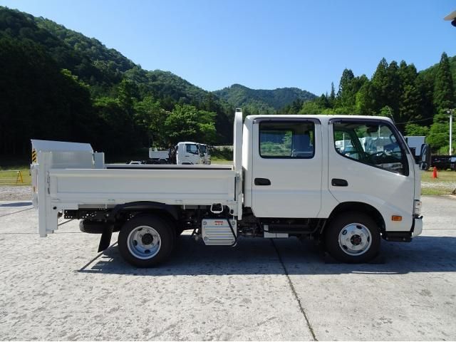 HINO DUTRO 2024