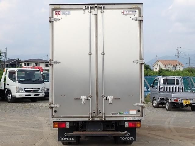 TOYOTA DYNA 2019