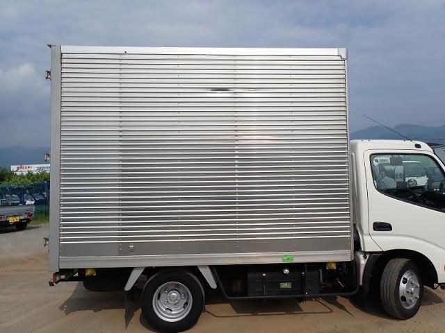 TOYOTA DYNA 2019