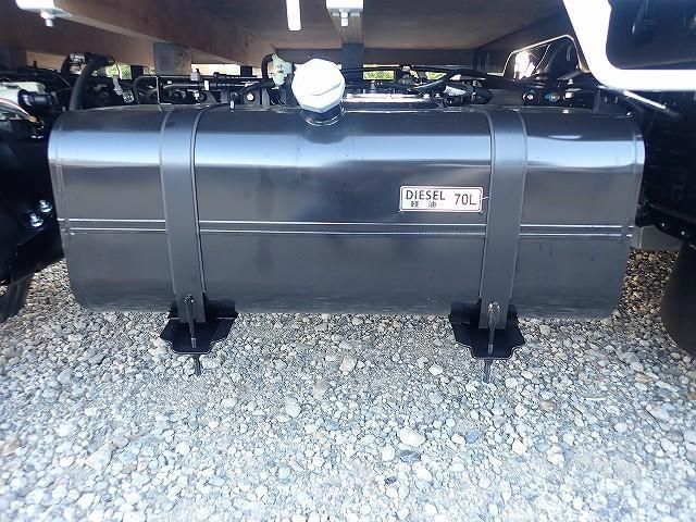 MITSUBISHI CANTER 2025