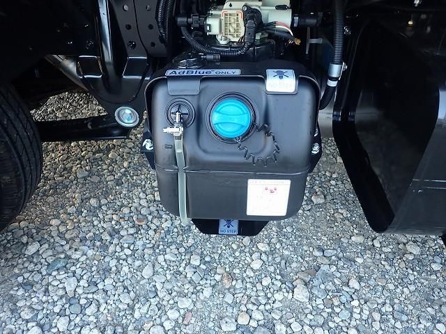 MITSUBISHI CANTER 2025