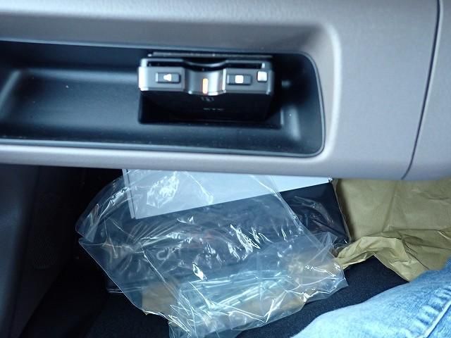 MITSUBISHI CANTER 2025