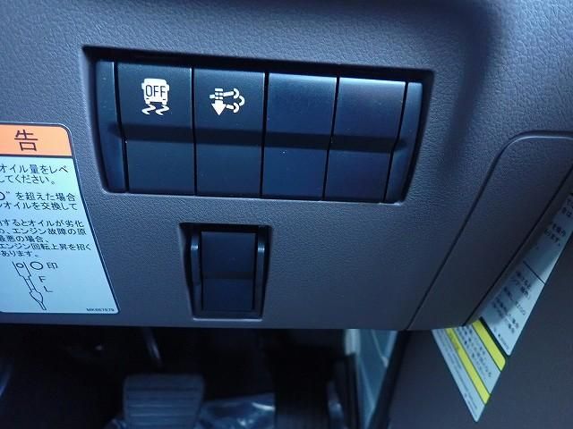 MITSUBISHI CANTER 2025