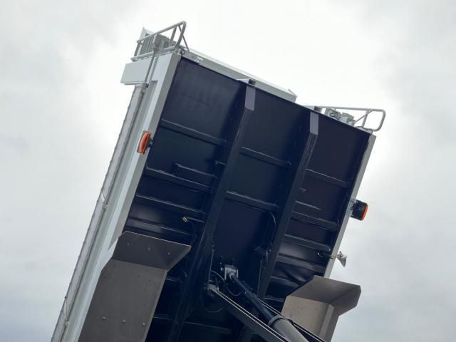 MITSUBISHI FUSOU SUPER GREAT 2025