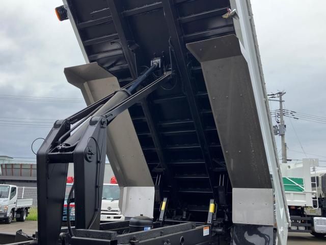 MITSUBISHI FUSOU SUPER GREAT 2025