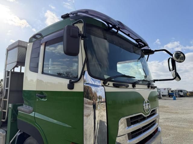 NISSAN DIESEL Quon 2013