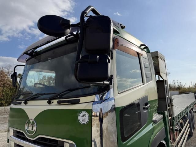 NISSAN DIESEL Quon 2013