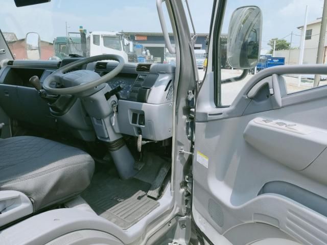 MITSUBISHI CANTER 2004