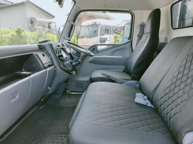 MITSUBISHI CANTER 2004