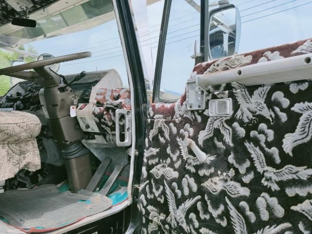 HINO SUPER DOLPHIN 1989