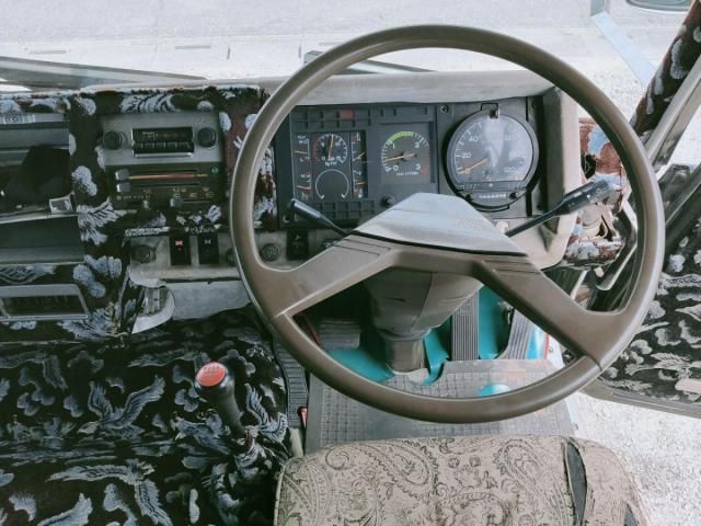 HINO SUPER DOLPHIN 1989