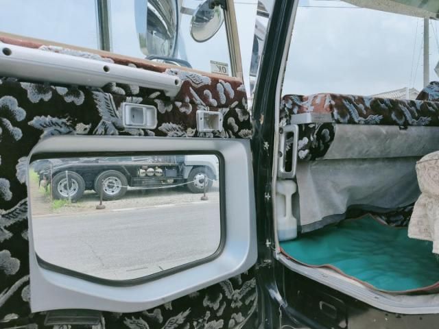 HINO SUPER DOLPHIN 1989