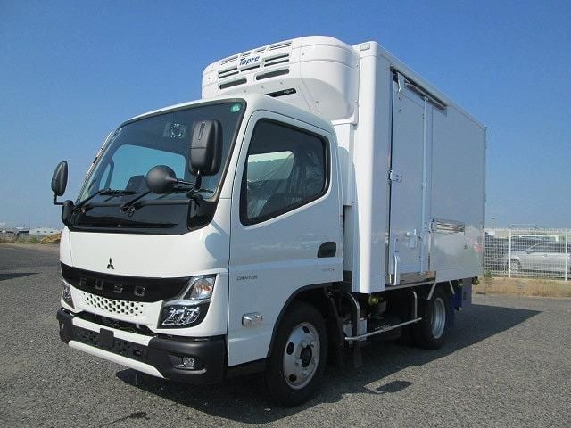 MITSUBISHI CANTER 2024