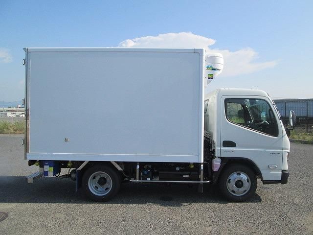 MITSUBISHI CANTER 2024