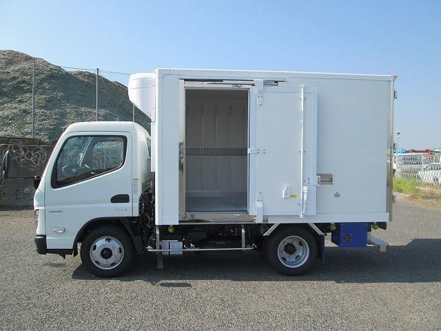 MITSUBISHI CANTER 2024