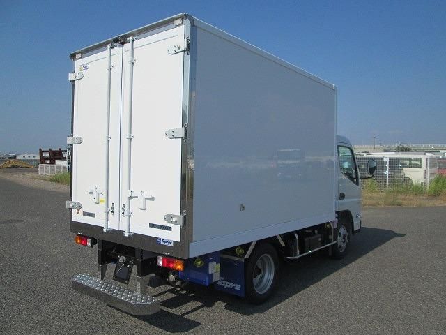 MITSUBISHI CANTER 2024