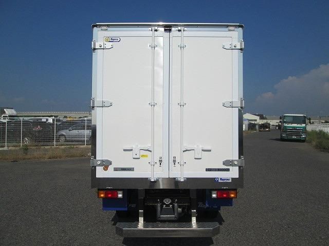 MITSUBISHI CANTER 2024