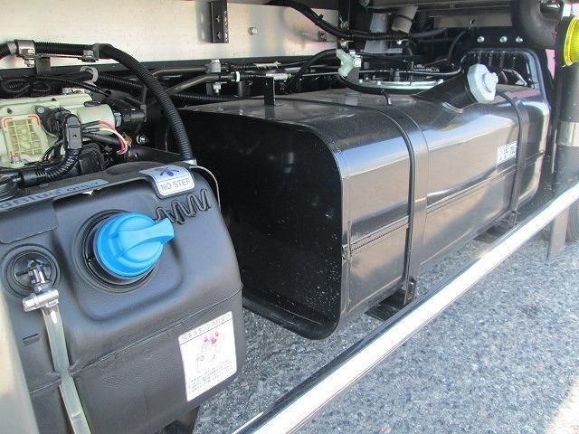 MITSUBISHI CANTER 2024