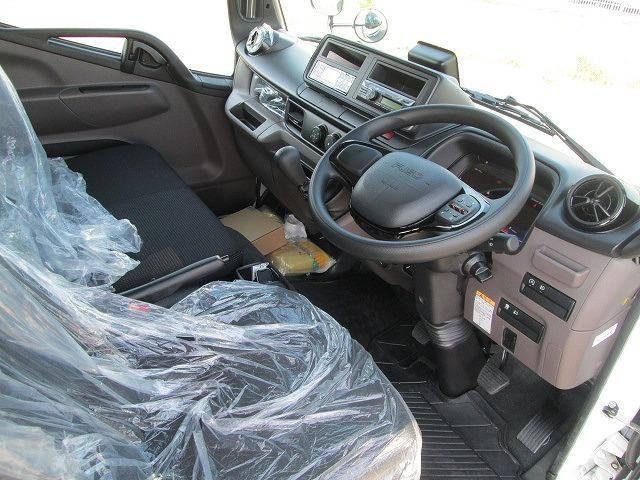 MITSUBISHI CANTER 2024