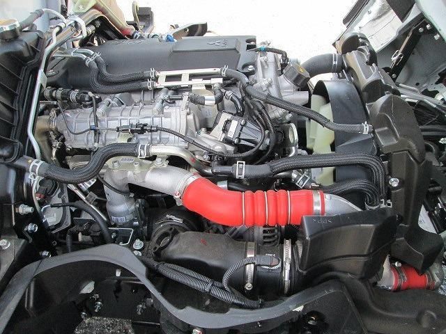 MITSUBISHI CANTER 2024