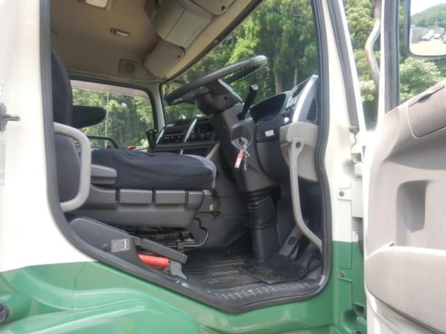 NISSAN DIESEL Quon 2013