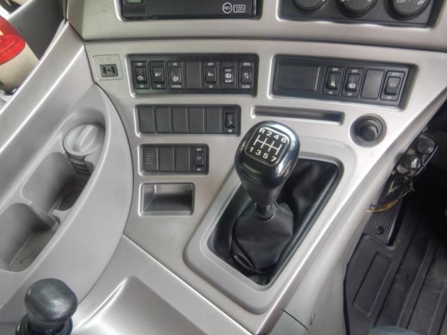 NISSAN DIESEL Quon 2013