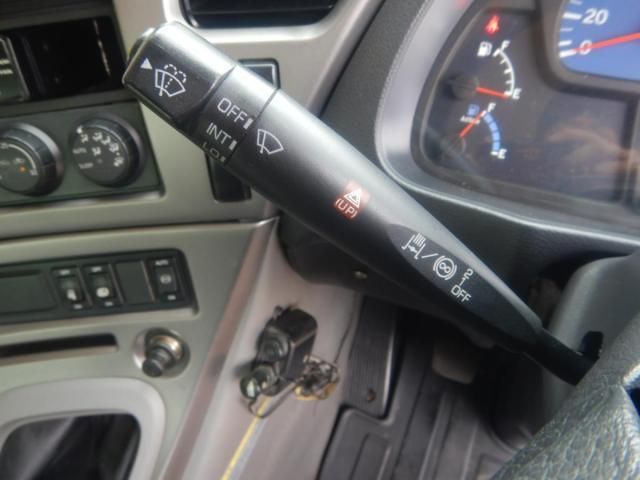 NISSAN DIESEL Quon 2013