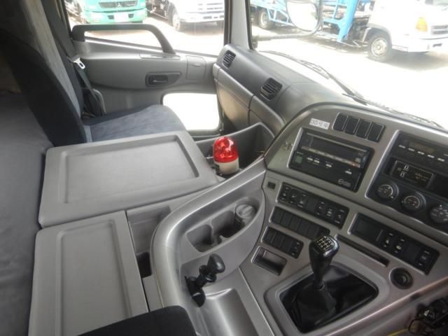 NISSAN DIESEL Quon 2013