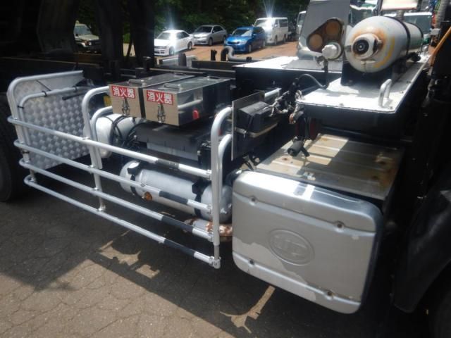 NISSAN DIESEL Quon 2013