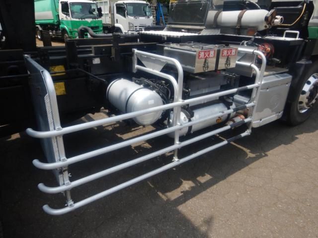 NISSAN DIESEL Quon 2013