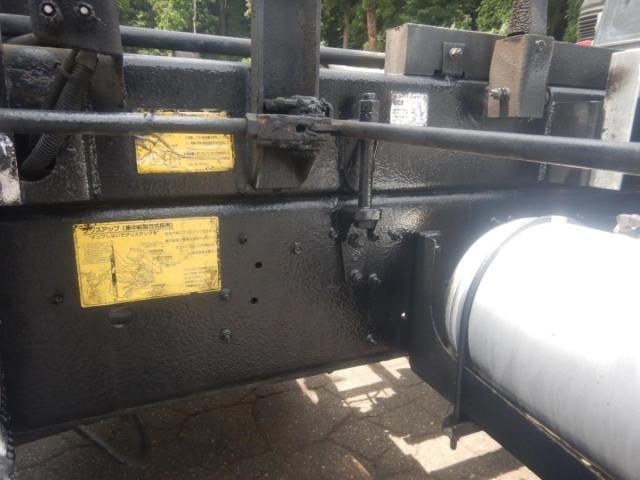 NISSAN DIESEL Quon 2013