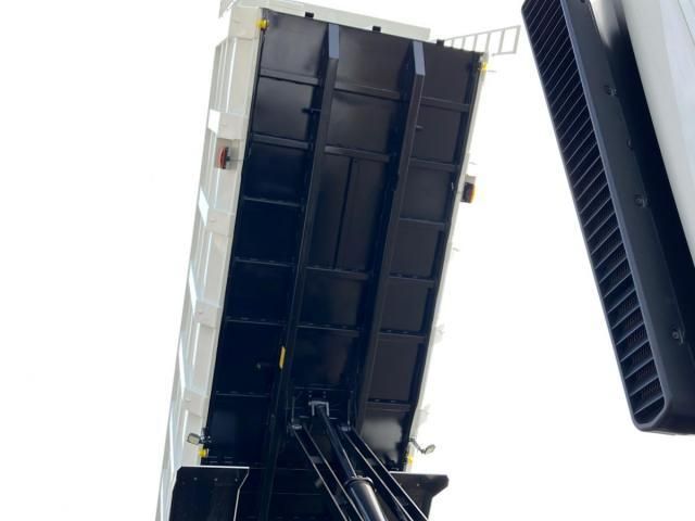 MITSUBISHI FUSOU SUPER GREAT 2024